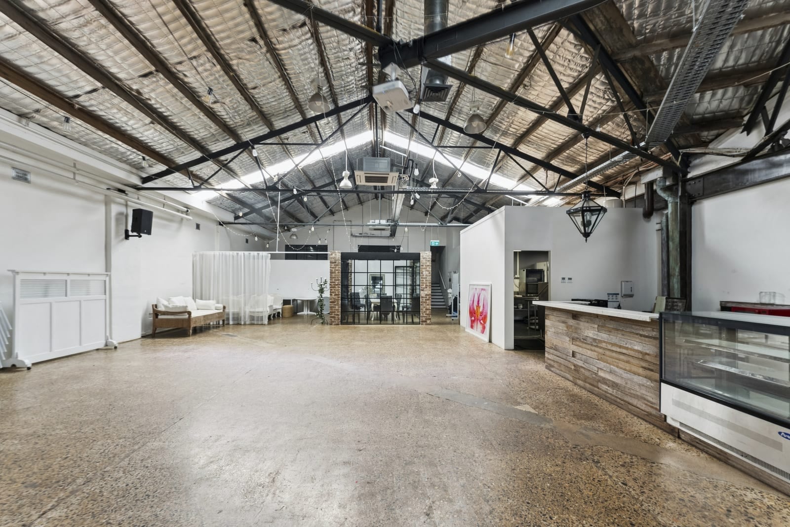 283 Young St, Waterloo en alquiler Foto del interior- Imagen 1 de 7