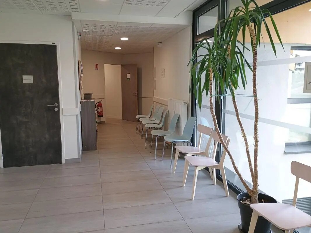 9 Place De L'Europe, Lentilly en venta Vestíbulo- Imagen 1 de 5