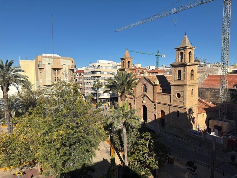 Constitucion de, 7, Torrevieja, Alicante en venta - Foto principal - Imagen 1 de 24