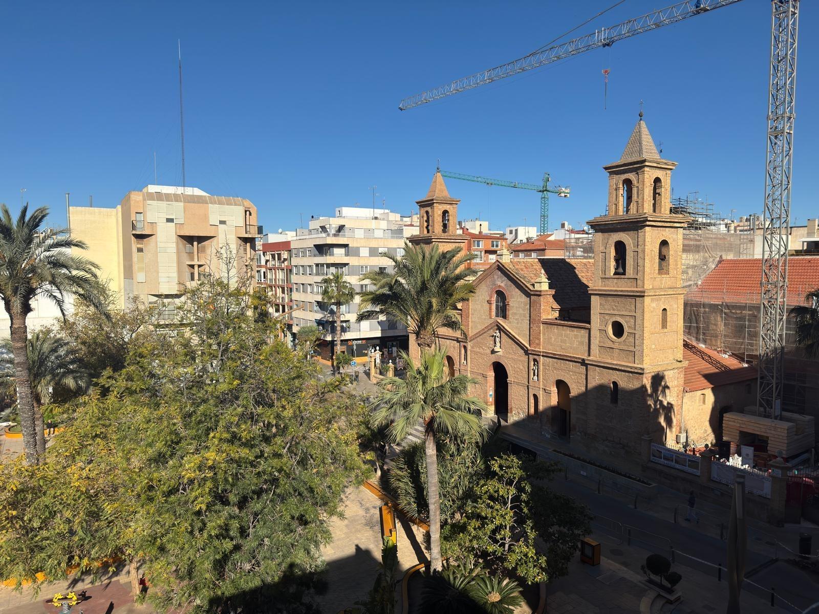 Constitucion de, 7, Torrevieja, Alicante en venta Foto principal- Imagen 1 de 25