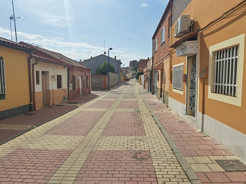 Terreno en Valladolid en venta - Foto del edificio - Imagen 2 de 15