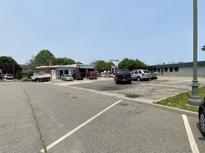 99 Wolcott Rd, Levittown, NY en venta - Foto del edificio - Imagen 3 de 6