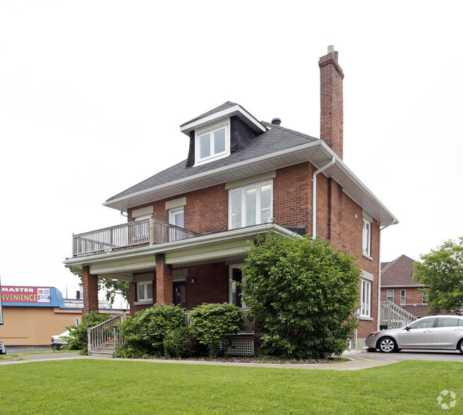 5 Bradford St, Barrie, ON en venta - Foto principal - Imagen 1 de 2