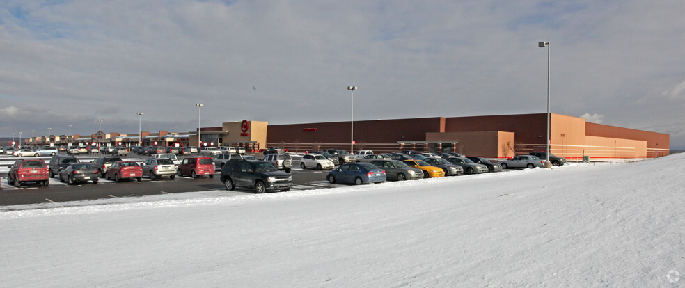 4001-5001 University Town Center Dr, Morgantown, WV en alquiler - Foto del edificio - Imagen 1 de 76