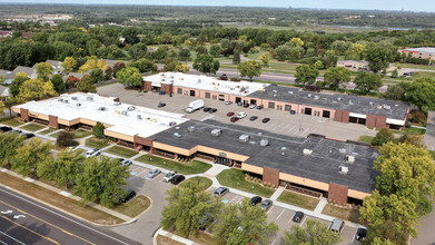 500 E Travelers Trl, Burnsville, MN en alquiler Foto del edificio- Imagen 1 de 18