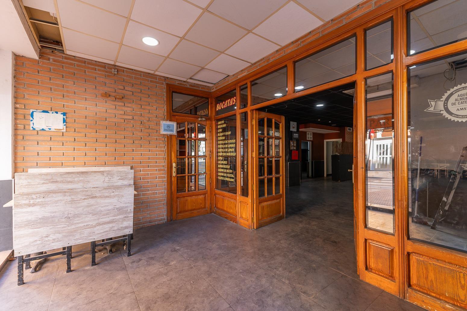 Local en Paterna, Valencia en venta Foto del edificio- Imagen 1 de 40