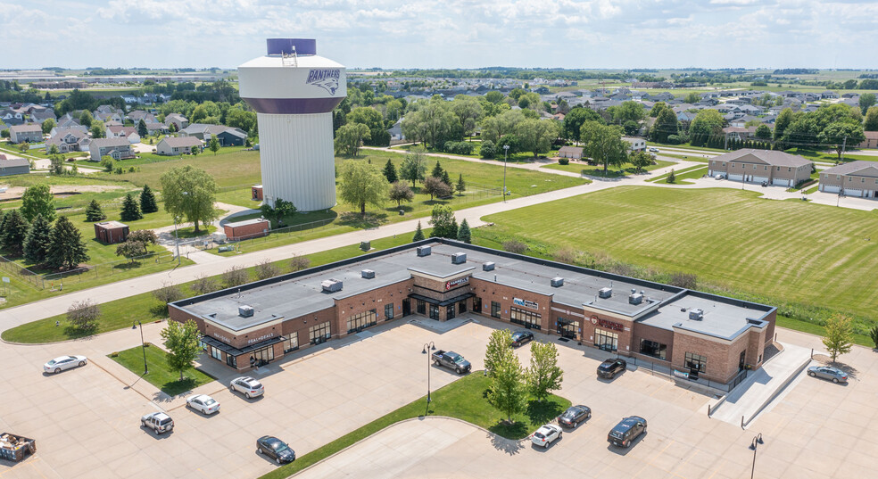 Greenhill Rd, Cedar Falls, IA en alquiler - Foto del edificio - Imagen 1 de 7