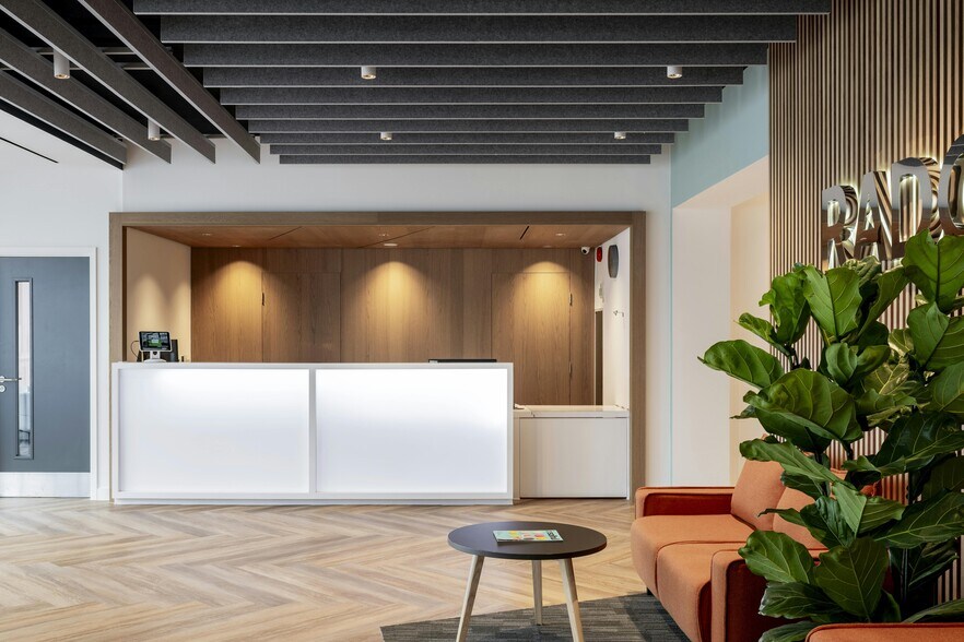 Blenheim Ct, Solihull en alquiler - Foto del edificio - Imagen 3 de 10