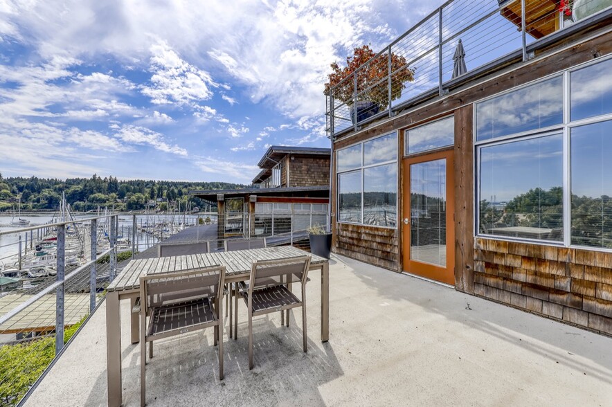 175 Parfitt Way, Bainbridge Island, WA en venta - Foto del edificio - Imagen 2 de 11