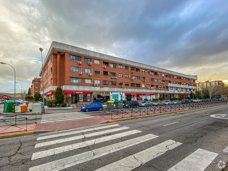 Edificio residencial en Alcalá de Henares, Madrid en venta - Foto del edificio - Imagen 2 de 4