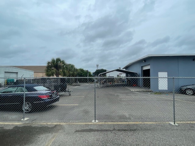 2850-2852 47th Ave N, Saint Petersburg, FL en venta - Foto del edificio - Imagen 2 de 23