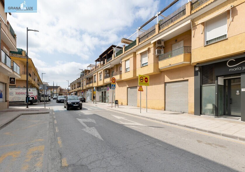 Avenida Agustina de Aragón, 5, Churriana de la Vega, Granada en venta - Foto del edificio - Imagen 2 de 16
