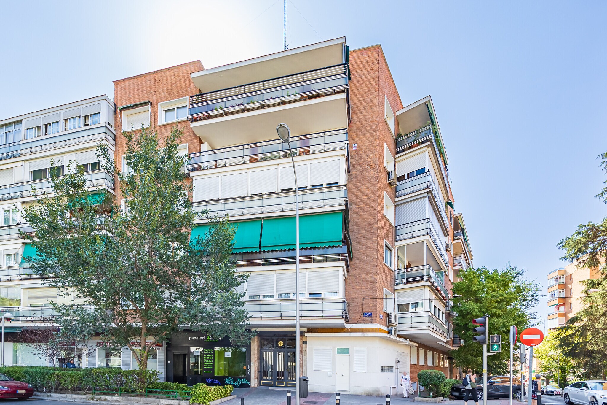 Avenida Bruselas, 36, Madrid, Madrid en venta Foto principal- Imagen 1 de 1