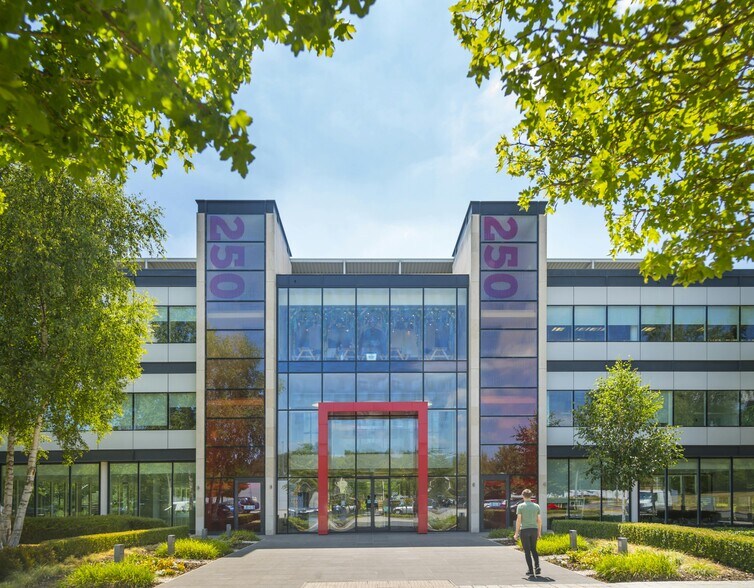 250 Longwater Ave, Reading en alquiler - Foto del edificio - Imagen 2 de 7