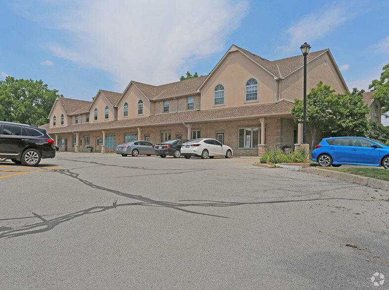 20 Main St N, Waterdown, ON en alquiler - Foto principal - Imagen 1 de 6