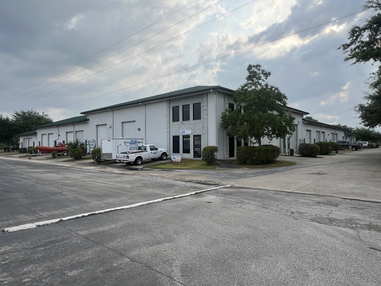 1506-1634 Old Daytona Cir, Deland, FL en alquiler - Foto del edificio - Imagen 2 de 8