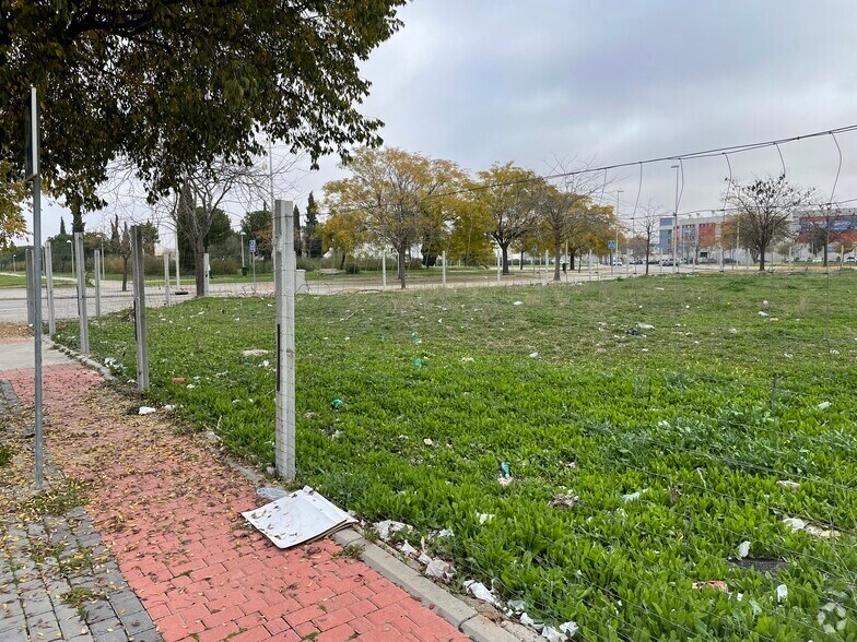 Calle de Berzosa de Lozoya, 9, Madrid, Madrid en venta - Foto del edificio - Imagen 2 de 2