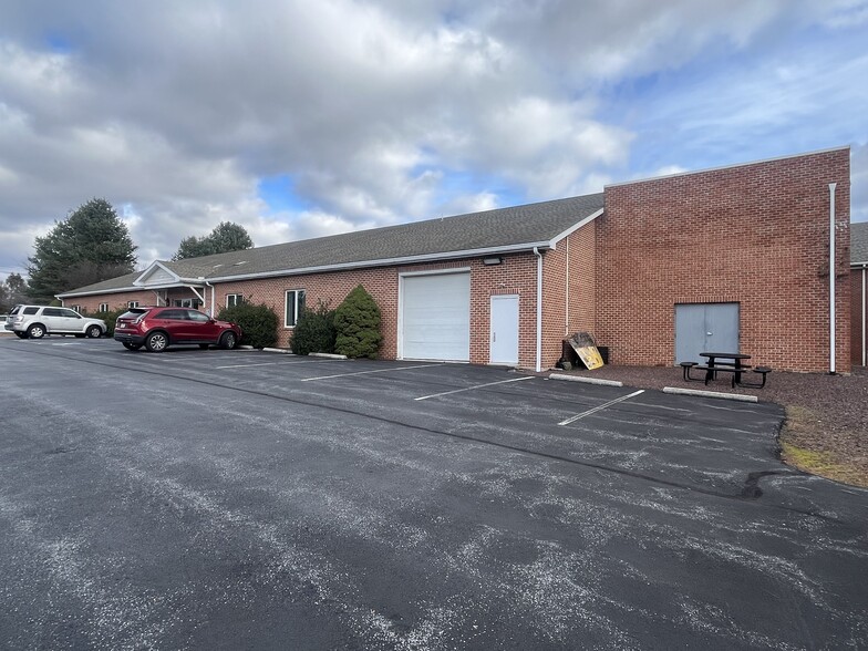 4 Kacey Ct, Mechanicsburg, PA en venta - Foto del edificio - Imagen 2 de 3