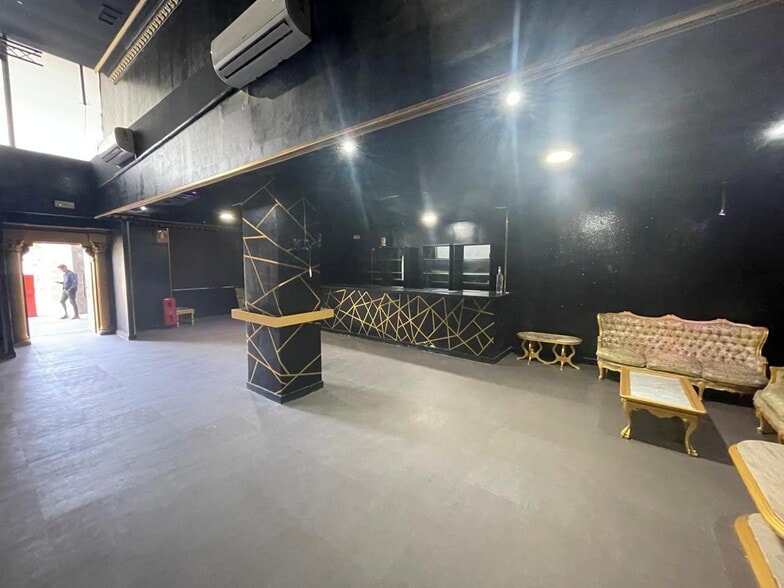 Local en Alcalá de Henares, Madrid en venta - Foto del interior - Imagen 2 de 4