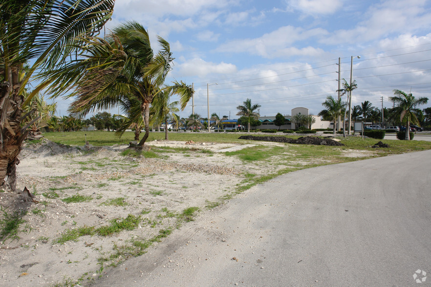 3939 N Powerline Rd, Fort Lauderdale, FL en venta - Foto del edificio - Imagen 3 de 23