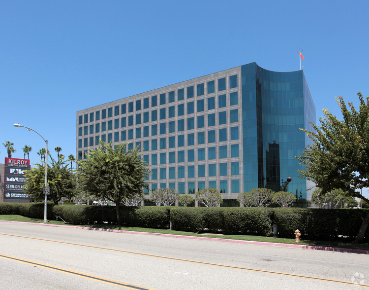 3780 Kilroy Airport Way, Long Beach, CA en alquiler - Foto del edificio - Imagen 2 de 9