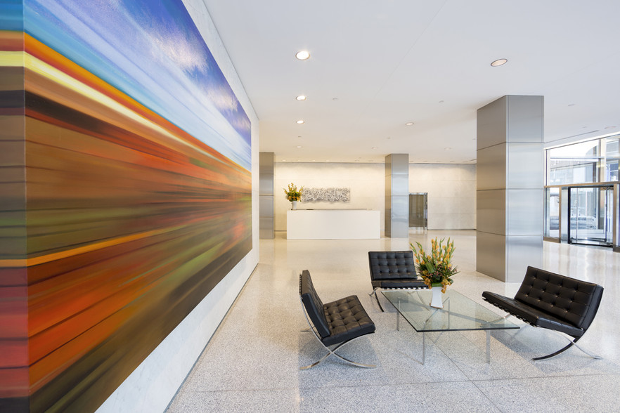 1330 Avenue of the Americas, New York, NY en alquiler - Lobby - Imagen 3 de 31