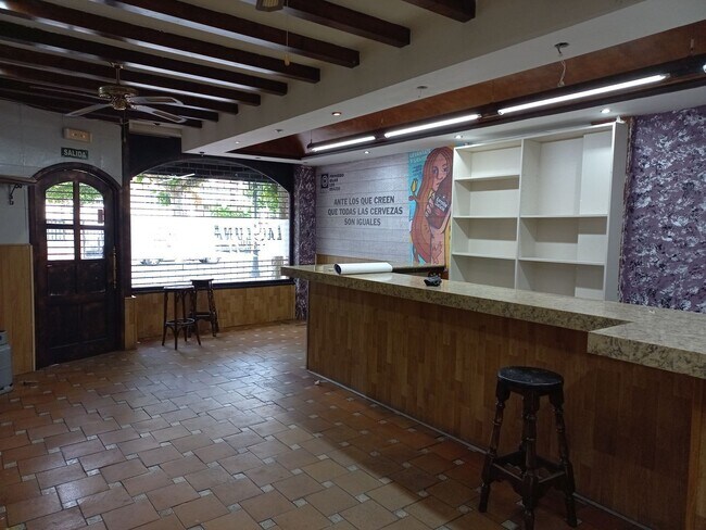 Más detalles de Calle Ramón J. Sender, 1, Laguna de Duero - Local en venta