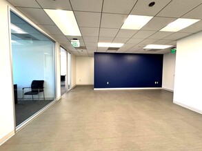 100 W Broadway, Long Beach, CA en alquiler Foto del interior- Imagen 2 de 8