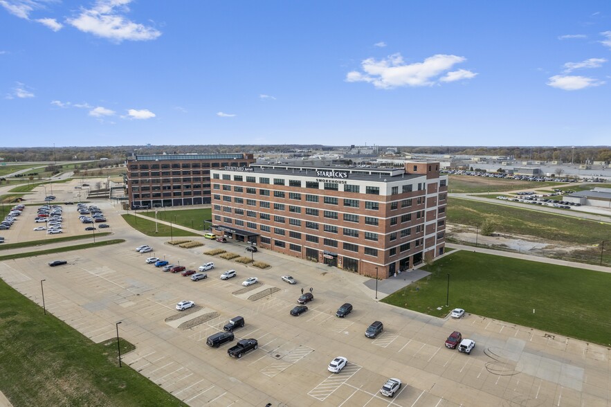 250 Westfield Ave, Waterloo, IA en alquiler - Foto del edificio - Imagen 1 de 8