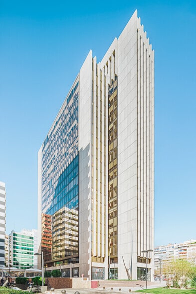 Regus Cuzco, Paseo Castellana, 141, Madrid, Madrid en alquiler - Foto del edificio - Imagen 3 de 5