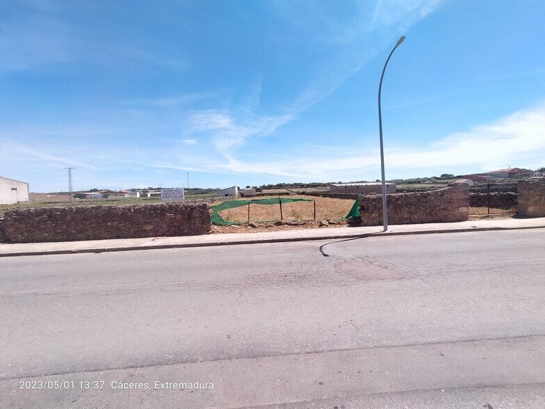 Terreno en Valdefuentes, Cáceres en venta - Foto principal - Imagen 3 de 5