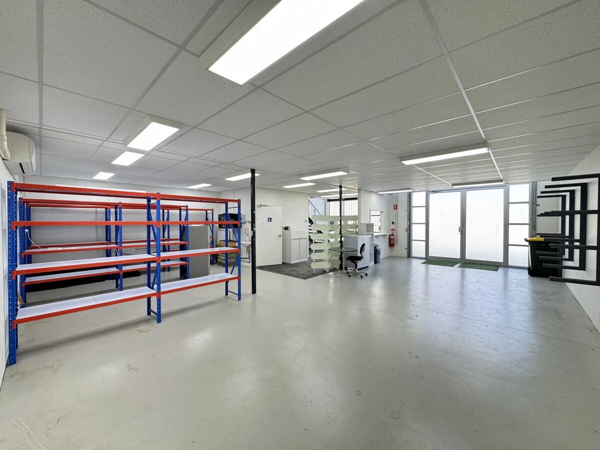 9 Woolboard Rd, Port Melbourne, VIC 3207 - Unidad 6 - - Foto del interior - Image 2 of 4