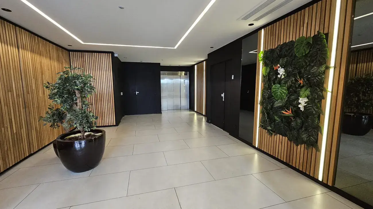 Courbevoie, HDS 92400 -  -  - Lobby - Image 1 of 7