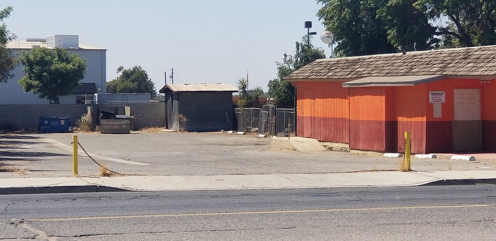 2435 S K St, Tulare, CA en venta - Foto del edificio - Imagen 2 de 59