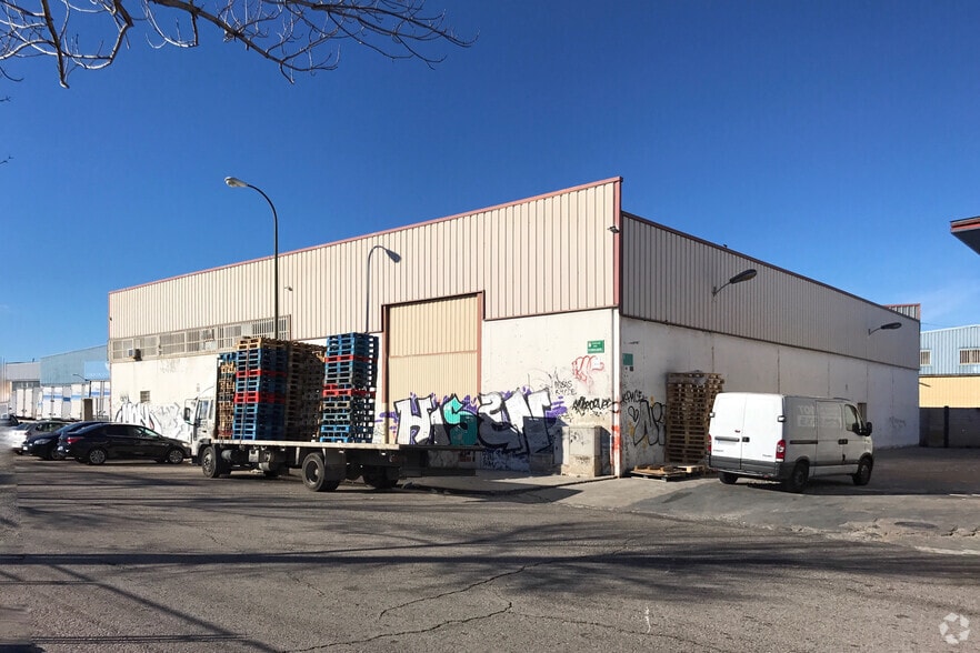 Nave en Coslada, Madrid en venta - Foto del edificio - Imagen 2 de 9