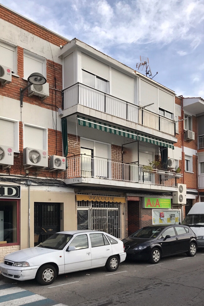 Más detalles de Calle Santo Tomás de Aquino, 35, Parla - Edificio residencial​ en venta