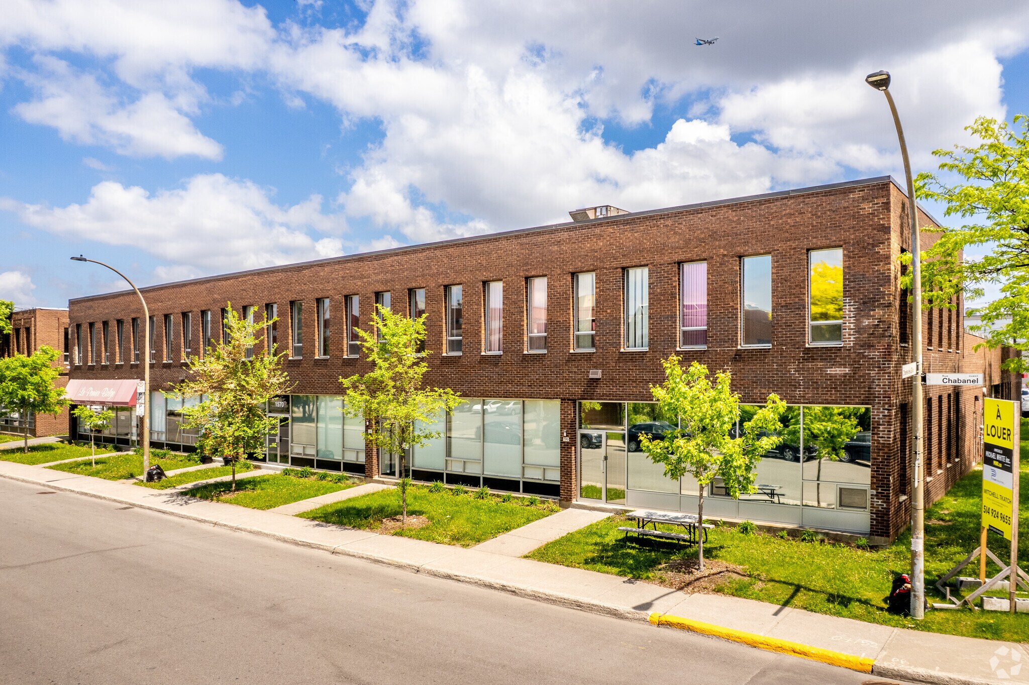 1550-1590 Rue Chabanel O, Montréal, QC en alquiler Foto del edificio- Imagen 1 de 4
