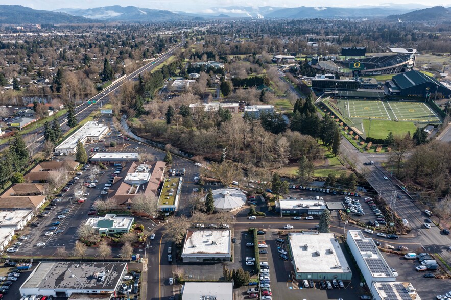 74B Centennial Loop, Eugene, OR en alquiler - Foto del edificio - Imagen 3 de 9