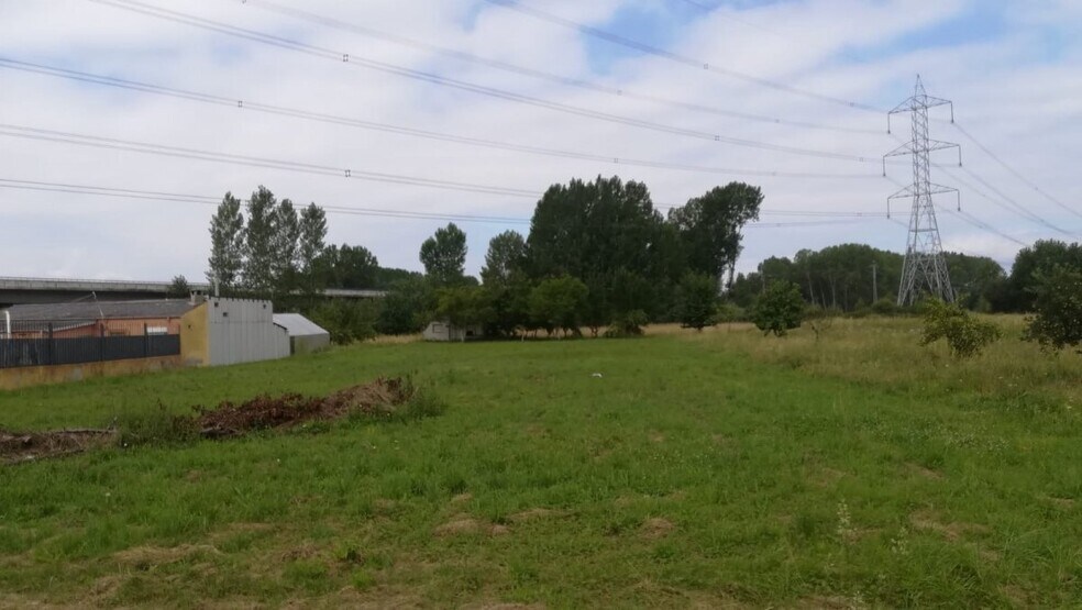Terreno en Ponferrada, León en venta - Foto principal - Imagen 1 de 6