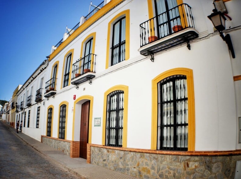 Avenida la Estación, 15, El Pedroso, Sevilla en venta - Foto del edificio - Imagen 3 de 50