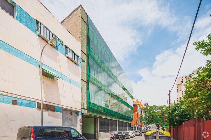 Calle de Ulises, 108, Madrid, Madrid en alquiler - Foto del edificio - Imagen 3 de 3