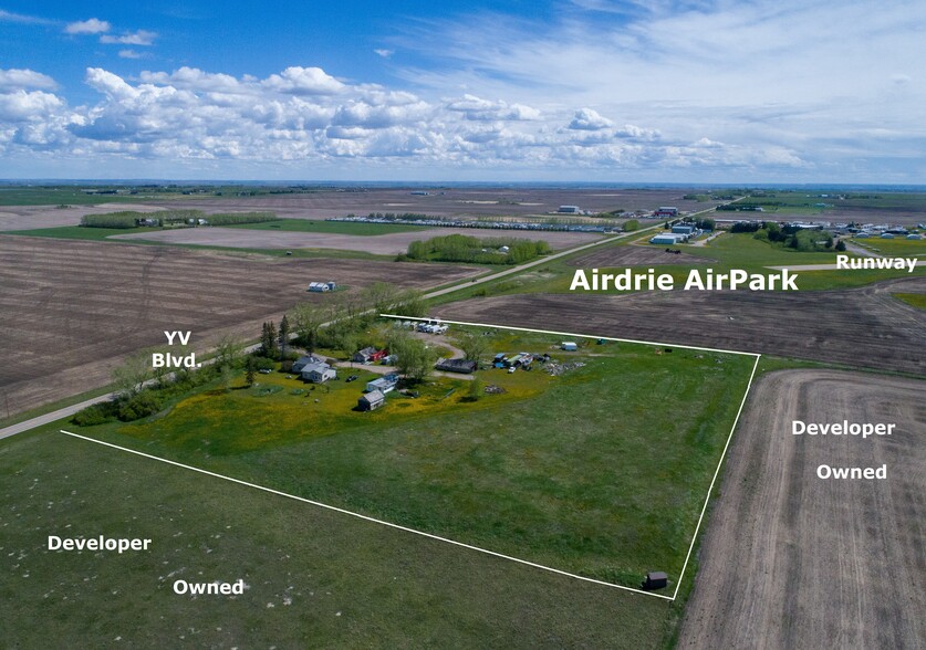 291143 Township Road 270, Airdrie, AB en venta - Vista aérea - Imagen 3 de 3