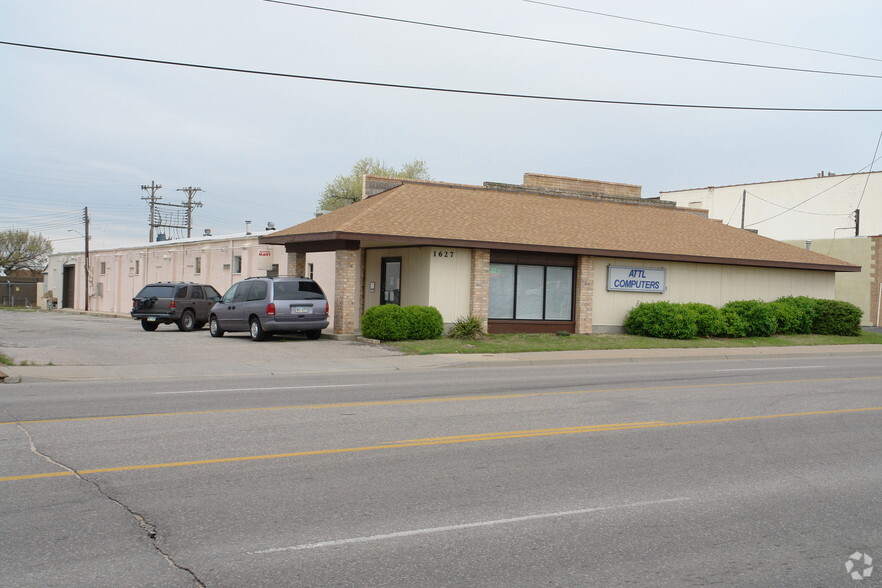 1627 S Hillside St, Wichita, KS en venta - Foto del edificio - Imagen 2 de 118