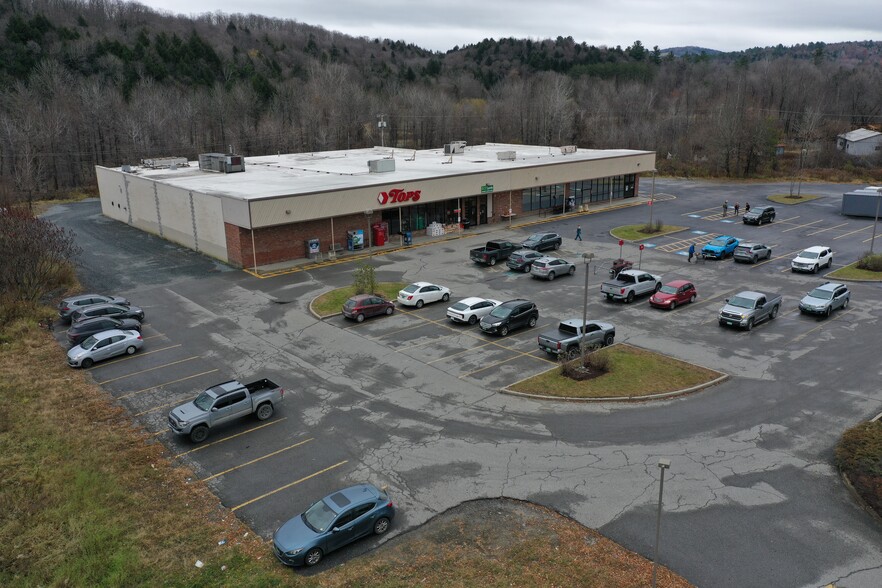 82 Route 15 W, Hardwick, VT en venta - Foto principal - Imagen 1 de 1