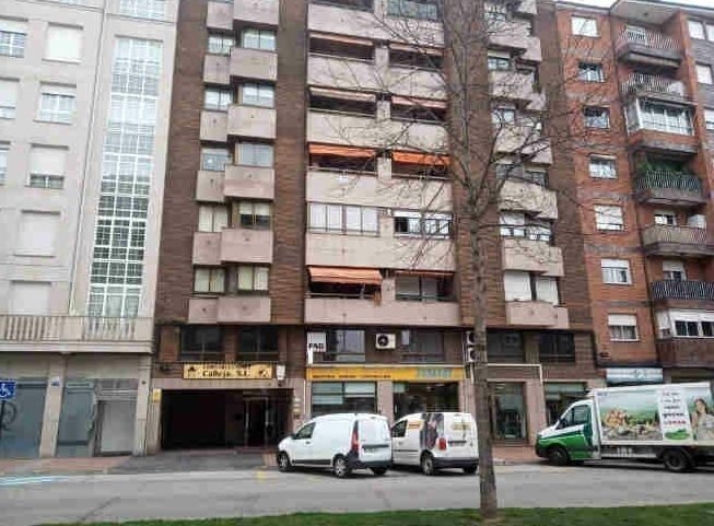 Local en Ponferrada, León en venta - Foto del edificio - Imagen 2 de 11