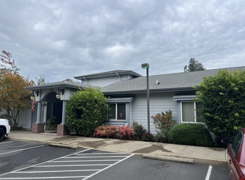 6135 E St, Springfield, OR en venta - Foto del edificio - Imagen 1 de 25