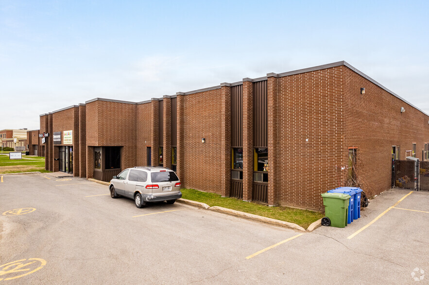 78-80 Boul Brunswick, Dollard-des-Ormeaux, QC en alquiler - Foto del edificio - Imagen 3 de 7