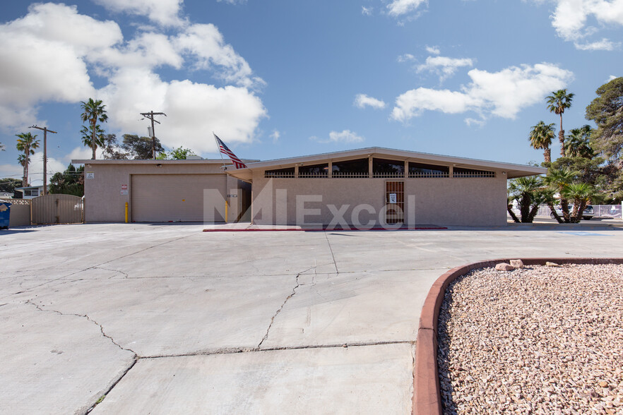 1631 E Desert Inn Rd, Las Vegas, NV en venta - Foto del edificio - Imagen 3 de 16