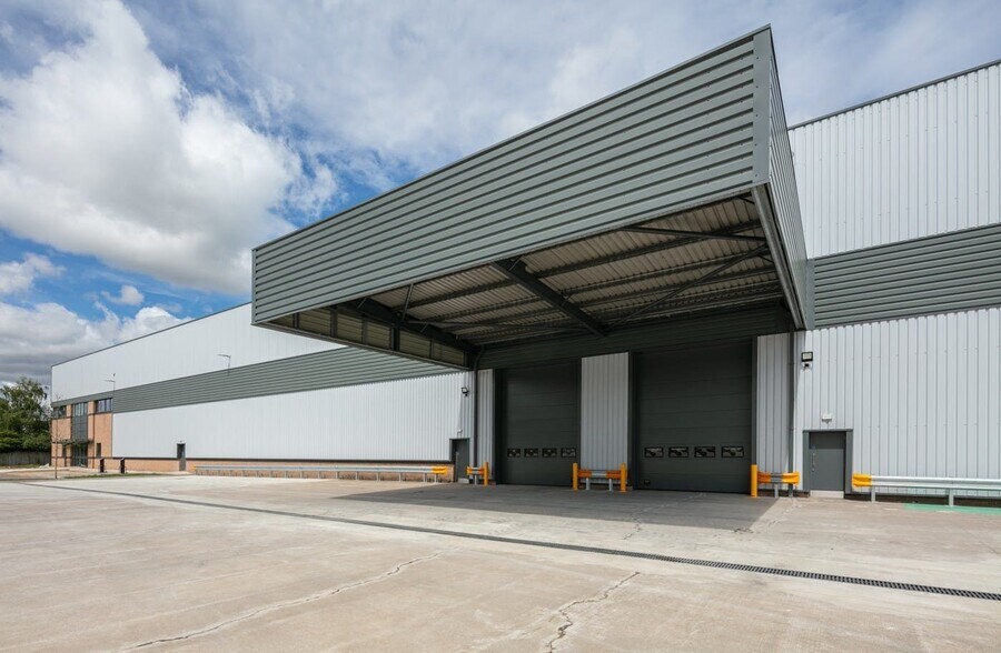 93 George Richards Way, Altrincham en alquiler - Foto del edificio - Imagen 2 de 12