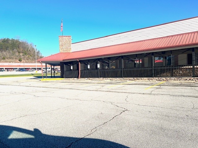 109 Crossings Mall, Elkview, WV en alquiler - Foto del edificio - Imagen 3 de 22